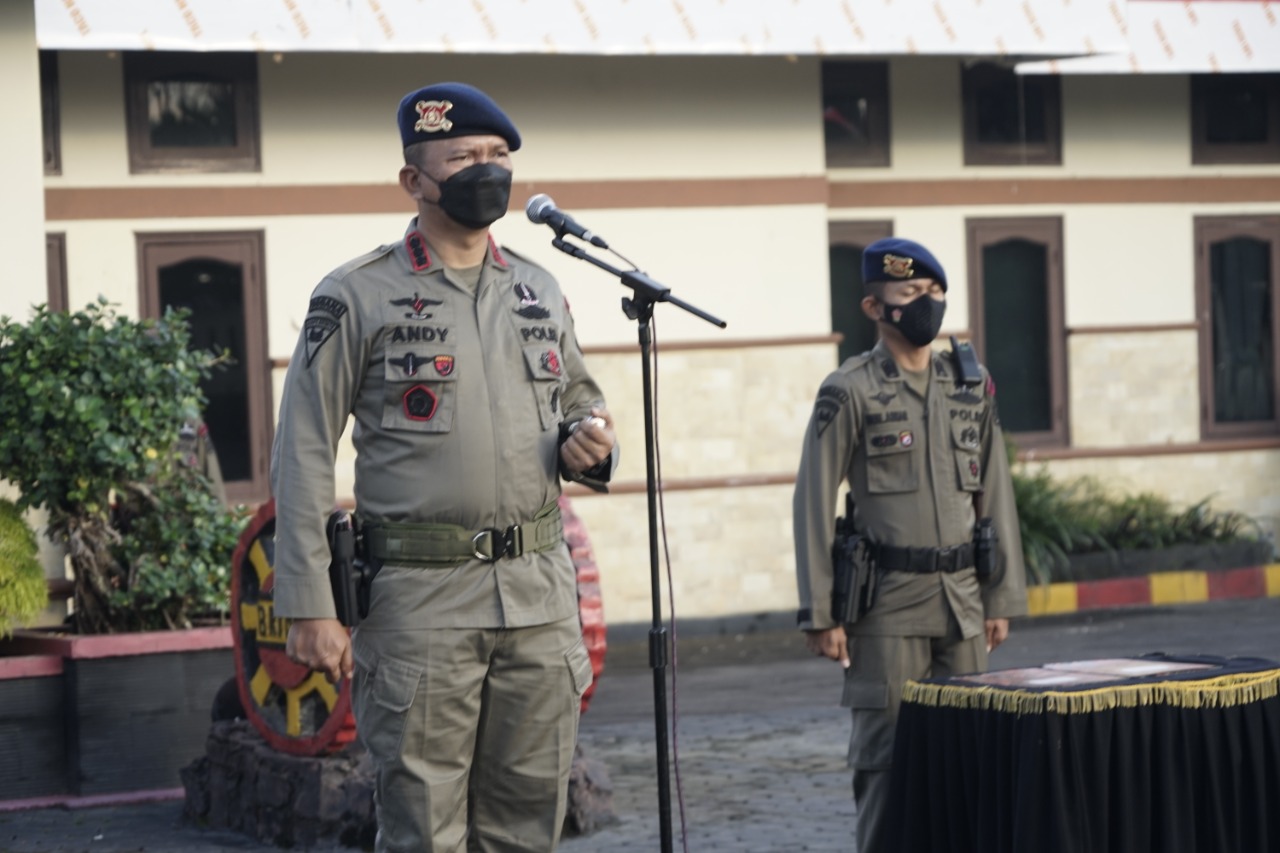 Komandan Satuan Brimob Polda Kaltim Pimpin Upacara Pembukaan Latihan