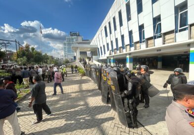 PENGAMANAN UNJUK RASA MARITIM MUDA: BRIMOB KALTIM KAWAL KANTOR PT. PELINDO SAMARINDA