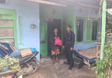 Akselerasi Penanganan Stunting, Kompi 2 Batalyon C Pelopor Gelar Jumat Berkah di Paser