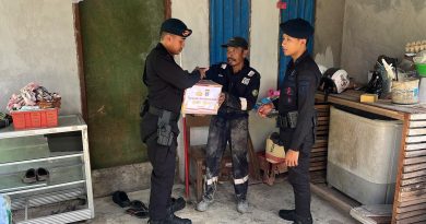 Wujud Nyata Kepedulian, Batalyon A Pelopor Satbrimob Polda Kaltim Salurkan Bantuan Bapokting di Sepinggan