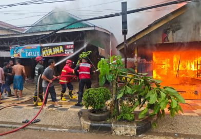 Sigap Merespons Bencana, Personel Kompi 3 Batalyon C Pelopor Amankan TKP Kebakaran di Berau
