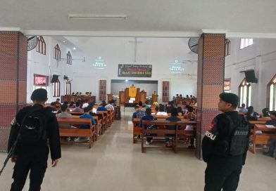 Jamin Keamanan Ibadah Minggu, Personel Batalyon B Pelopor Siaga di Sejumlah Gereja Samarinda