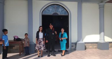 Pastikan Kenyamanan Ibadah, Personel Kompi 3 Batalyon C Pelopor Brimob Kaltim Amankan Sejumlah Gereja