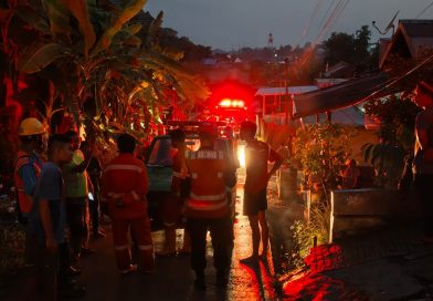 Gerak Cepat Tangani Kebakaran di Sambutan Samarinda, Satbrimob Polda Kaltim Turunkan Tim Respons Bencana