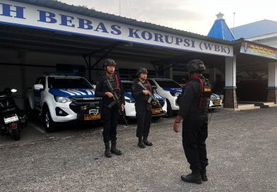 Jaga Objek Vital Pelayanan Publik, Personel Batalyon A Pelopor Patroli Pengamanan Aset Polri di Balikpapan