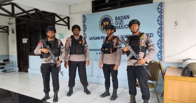 Amankan Objek Vital Pelayanan Publik, Personel Brimob Kutai Barat Patroli Pengamanan Aset Polri